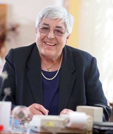 Frau Angela Barkow